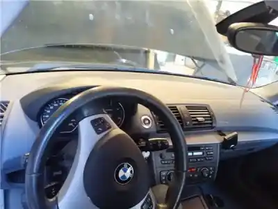 Peça sobressalente para automóvel em segunda mão tablier por bmw serie 1 berlina 2.0 16v d referências oem iam   
