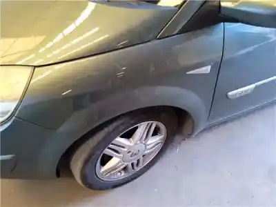 Tweedehands auto-onderdeel linker voor spatbord voor renault scenic ii 1.5 dci diesel oem iam-referenties 