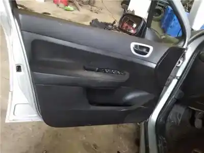 Pezzo di ricambio per auto di seconda mano rivestimento porta anteriore sinistro per peugeot 307 break/sw 1.6 hdi riferimenti oem iam 