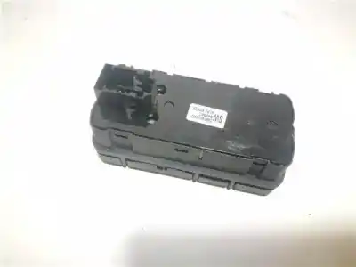 Pezzo di ricambio per auto di seconda mano interruttore alzacristalli anteriore sinistro per opel vectra c berlina 1.9 cdti riferimenti oem iam 687833988  