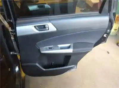 Автозапчастина б/у обликка задніх правіх дверей для subaru forester (s12/sh) 2.0 sport plus посилання на oem iam 