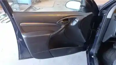 Gebrauchtes Autoersatzteil Linke Vordertürverkleidung zum FORD FOCUS BERLINA (CAK) 1.8 TDCi CAT OEM-IAM-Referenzen 1311256  