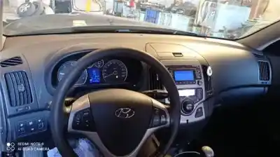 Peça sobressalente para automóvel em segunda mão tablier por hyundai i30 (fd) 1.6 crdi referências oem iam 