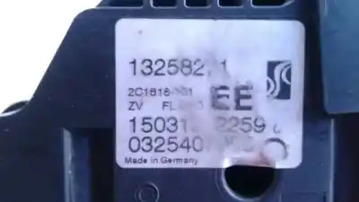 Second-hand car spare part left front door lock for opel corsa d selective oem iam references 13258270  