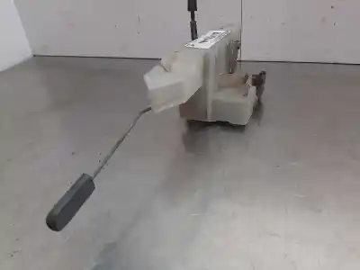 Second-hand car spare part front right door lock for renault clio ii fase i (b/cbo) 1.9 d alize oem iam references 7701045305   Second-hand car spare part front right door lock for renault clio ii fase i (b/cbo) 1.9 d alize oem iam references 7701045305