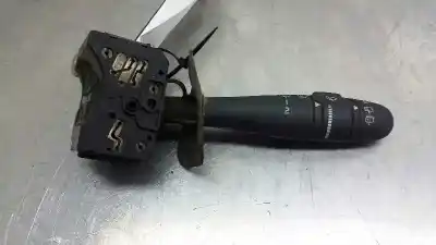 Peça sobressalente para automóvel em segunda mão comutador de limpa vidros por renault clio ii fase i (b/cbo) 1.4 16v tech-run 98 cv / 72 kw referências oem iam  Peça sobressalente para automóvel em segunda mão comutador de limpa vidros por renault clio ii fase i (b/cbo) 1.4 16v tech-run 98 cv / 72 kw referências oem iam