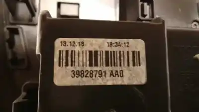 Second-hand car spare part interior light for volvo v40 2.0 diesel cat oem iam references 39828791  