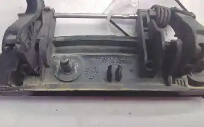 Автозапчастина б/у ліва передня зовнішня ручка для renault clio ii fase i (b/cbo) 1.2 посилання на oem iam 7700426086  