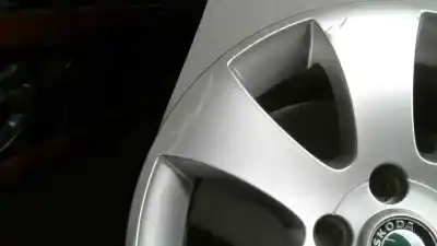Автозапчастина б/у шина для skoda superb combi (3t5) active посилання на oem iam   