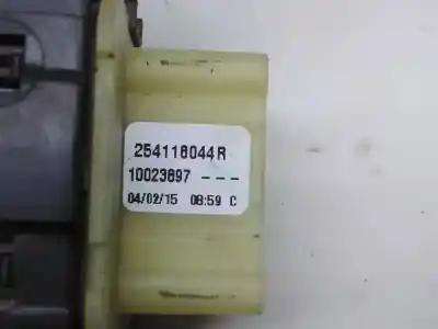 Peça sobressalente para automóvel em segunda mão botão / interruptor elevador vidro dianteiro esquerdo por renault clio iv authentique referências oem iam 254118044r  