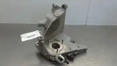 Recambio de automóvil de segunda mano de soporte bomba inyeccion para opel vectra c berlina cosmo referencias oem iam   