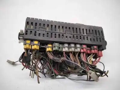 Pièce détachée automobile d'occasion boîtes à fusibles pour volkswagen passat (321/23/27/31) * références oem iam 357937039 38783 