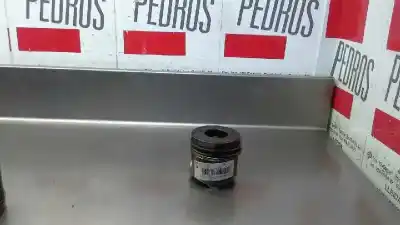 Recambio de automóvil de segunda mano de PISTON para RENAULT KANGOO (F/KC0)  referencias OEM IAM   