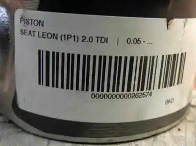 Second-hand car spare part piston for seat leon (1p1) 2.0 tdi oem iam references   