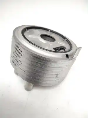 Pièce détachée automobile d'occasion Refroidisseur Radiateur D'huile Du Moteur Pour Voiture pour NISSAN NAVARA PICK-UP (D40M) 2.5 dCi CAT Références OEM IAM 5M30001  324288015