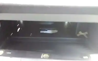 Автозапчастина б/у бардачок для audi a1 (8x) 1.6 tdi 90 cv / 66 kw посилання на oem iam 8x1857035b  