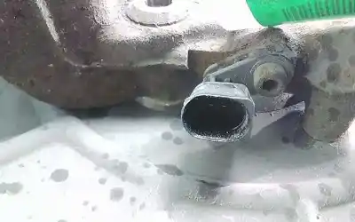 Second-hand car spare part front left knuckle for volkswagen golf plus (521) advance oem iam references   