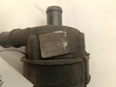 Pièce détachée automobile d'occasion pompe à eau pour seat leon (5f1) 2.0 tdi références oem iam 04l965567a  