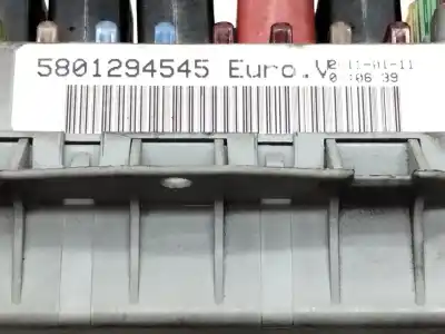 Peça sobressalente para automóvel em segunda mão caixa de fusíveis e relés por iveco daily iv furgón 35c14 gv, 35c14 gv/p, 35s14 gv, 35s14 gv/p referências oem iam 5801294545  
