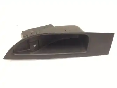 Recambio de automóvil de segunda mano de MANDO ELEVALUNAS TRASERO IZQUIERDO para OPEL ASTRA J (P10)  referencias OEM IAM 13301888  