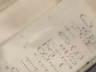 Peça sobressalente para automóvel em segunda mão fechadura da porta dianteira direita por audi a5 (8t3) 2.0 tdi referências oem iam 8j1837016  