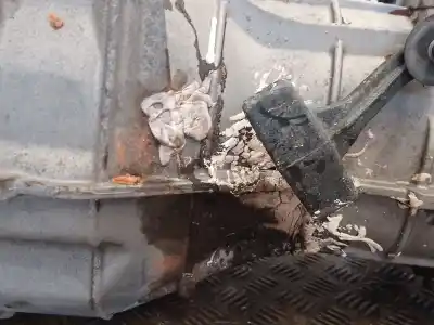 Second-hand car spare part gearbox for renault maxity 2.5 diesel oem iam references 321319x507a  