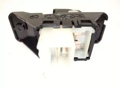 Peça sobressalente para automóvel em segunda mão botão / interruptor elevador vidro traseiro direito por kia stonic (yb) 1.2 cvvt referências oem iam 4d65201000  