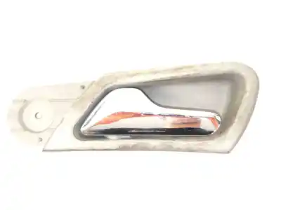 Pezzo di ricambio per auto di seconda mano MANIGLIA INTERNA ANTERIORE SINISTRA per MERCEDES-BENZ CLASE C (W203) C 220 CDI (203.006) Riferimenti OEM IAM A3172010001  