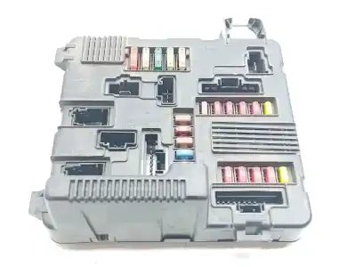 Second-hand car spare part FUSE BOX UNIT for RENAULT MEGANE II SEDÁN (LM0/1_)  OEM IAM references 8200306033B  