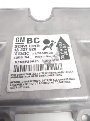 Pièce détachée automobile d'occasion boitier de commande d'airbag pour opel astra h (a04) 1.7 cdti (l48) références oem iam 13227920 r1v5f26aj3 327963935