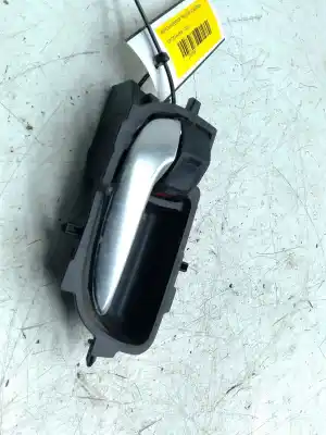 Tweedehands auto-onderdeel BINNENHANDGREEP LINKS ACHTER voor TOYOTA AURIS AURIS (2006-2012) OEM IAM-referenties 692060D271  