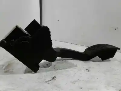 Second-hand car spare part accelerator pedal for opel corsa e business oem iam references 13305804  