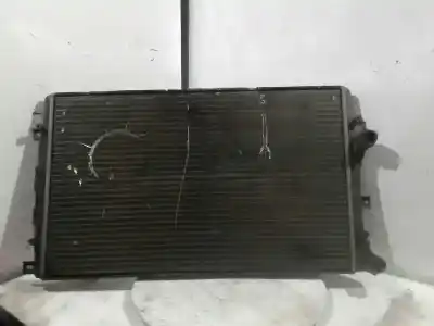 Pezzo di ricambio per auto di seconda mano Radiatore D Acqua per SEAT LEON (1P1) Reference Riferimenti OEM IAM 872272S  1K0121253AA