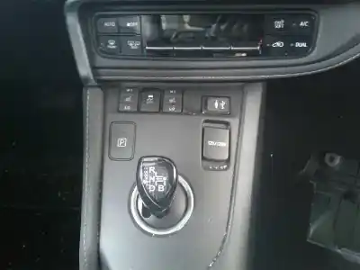 Second-hand car spare part  for TOYOTA AURIS  OEM IAM references 75C583LHC  75G188