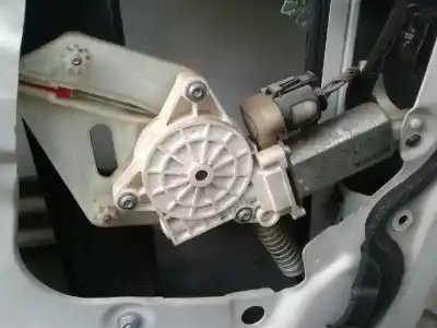 İkinci el araba yedek parçası  için BMW SERIE 1 BERLINA (E81/E87)  OEM IAM referansları E840311608B  