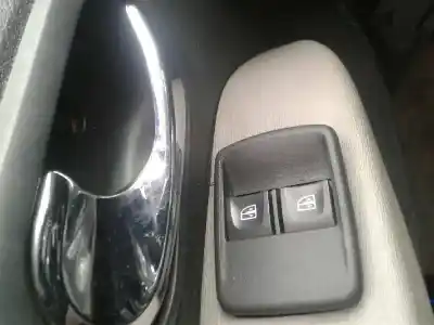 Pièce détachée automobile d'occasion Commande De Lève Vitre Avant Gauche pour DACIA LODGY Prestige Références OEM IAM   