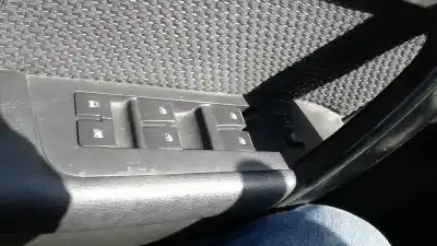 Pezzo di ricambio per auto di seconda mano Interruttore Alzacristalli Anteriore Sinistro per CHEVROLET CAPTIVA 2.4 CAT Riferimenti OEM IAM   