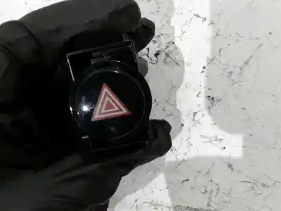 Second-hand car spare part hazard warning lights for toyota auris hybrid active oem iam references 8433202300