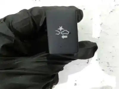 Second-hand car spare part switch for toyota auris hybrid active oem iam references 15c629