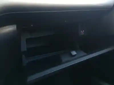 Recambio de automóvil de segunda mano de GUANTERA para CITROEN C-ELYSÉE  referencias OEM IAM   