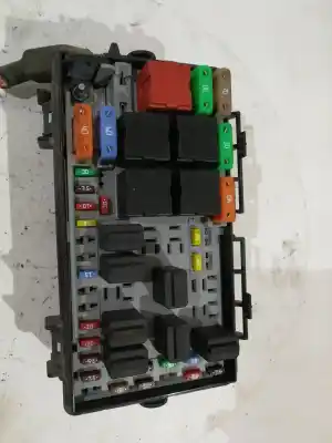 Second-hand car spare part fuse box unit for opel corsa d corsavan oem iam references 13217394  