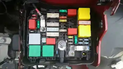 Pezzo di ricambio per auto di seconda mano scatola relè/fusibili per peugeot 208 active riferimenti oem iam 9804846880