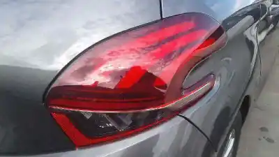 Peça sobressalente para automóvel em segunda mão farolim traseiro direito por peugeot 208 style referências oem iam 