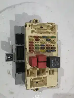 Peça sobressalente para automóvel em segunda mão Caixa De Fusíveis E Relés por FIAT STILO (192) 1.9 JTD / 1.9 JTD 115 Active Referências OEM IAM 46797609 3N0CZ85D 501208530130