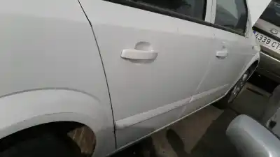 Pièce détachée automobile d'occasion porte arriere droite pour opel astra h caravan navi références oem iam 