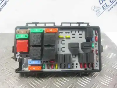 Peça sobressalente para automóvel em segunda mão caixa de fusíveis e relés por opel corsa d cosmo referências oem iam 13217394