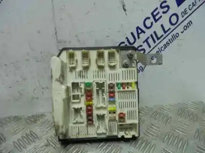 Peça sobressalente para automóvel em segunda mão caixa de fusíveis e relés por renault kangoo express 1.5 dci referências oem iam 8201044235b