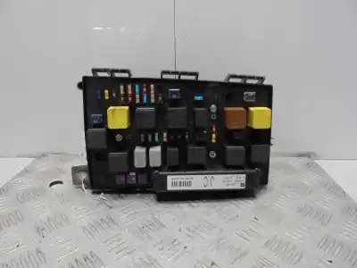 Second-hand car spare part FUSE BOX UNIT for OPEL ASTRA GTC  OEM IAM references 13220435  