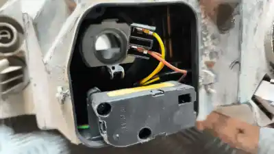 Pezzo di ricambio per auto di seconda mano faro anteriore destro per opel corsa 3 c 1.3 cdti 70ch manual riferimenti oem iam 13237262  