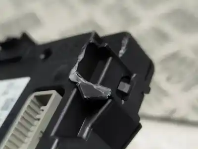 Peça sobressalente para automóvel em segunda mão caixa de fusíveis e relés por renault clio v (b7_) 1.0 tce 100 (b7mt) referências oem iam 284b19561r  